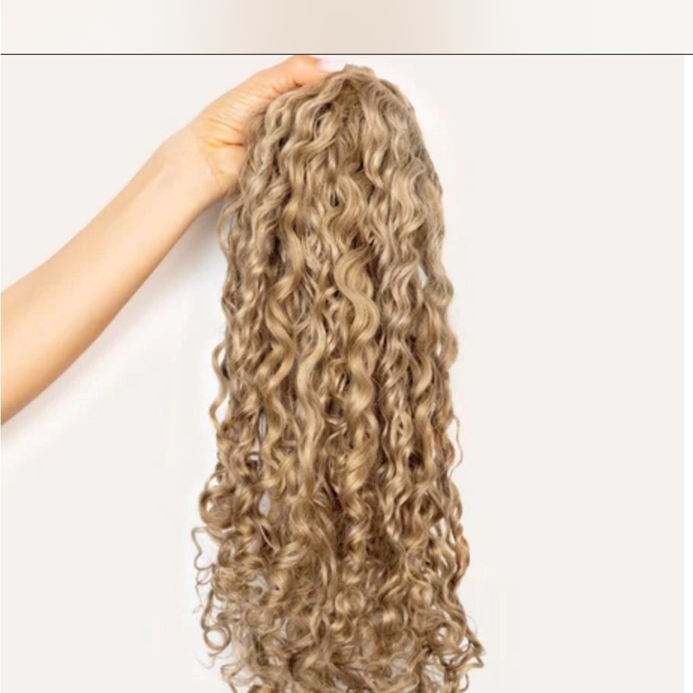 Bebonia Blonde Curly Extensions